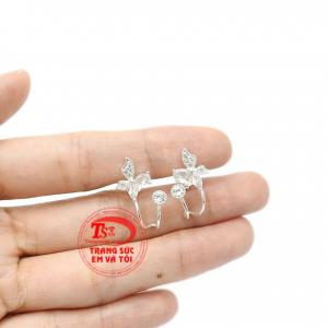 Hoa tai bạc phong cách là món quà bất ngờ dành tặng người thân yêu của bạn