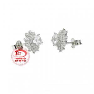 Sản phẩm mang đến vẻ trang nhã và thanh lịch cho phái đẹp, là món quà ý nghĩa để dành tặng người thương.