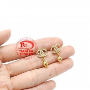 Hãy dành tặng đôi hoa tai này cho người phụ nữ mà bạn yêu thương. 