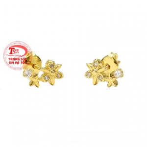 Hoa tai nữ trang nhã món quà hợp thời trang và đầy ý nghĩa dành tặng cho người con gái thân thương.