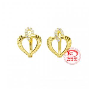 Hoa tai nữ vàng trái tim được chế tác theo công nghệ hiện đại mang đến một sản phẩm hoàn hảo. 