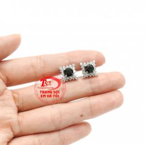 Chính vì thế mà đá sapphire được lựa chọn làm quà tặng kỷ niệm 5 năm và 45 năm ngày cưới. 