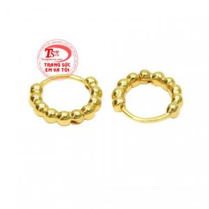 Bởi vì đôi hoa tai này dễ dàng sử dụng và không bao giờ bị lỗi mốt. 