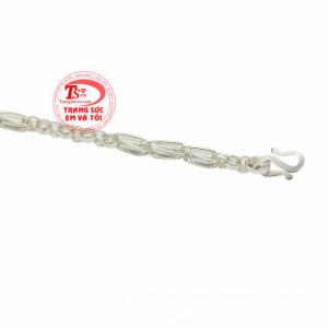 Lắc bạc cá tính cho bé sẽ luôn bảo vệ các con khỏi những tác động xấu từ môi trường