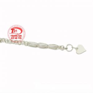 Chiếc lắc tay này sẽ là món quà lưu giữ kỉ niệm tuổi thơ dành cho các bé. 