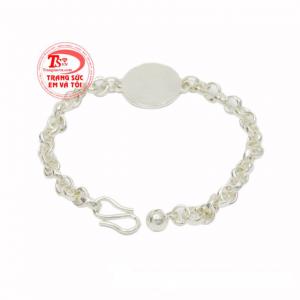 Trẻ con rất hiếu động và luôn ham học hỏi, tìm tòi những điều mới lạ. 