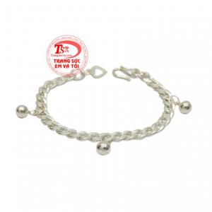 Lắc bạc cho bé nhỏ xinh sẽ là món quà phù hợp cho những bé đầy tháng hay đầy năm.