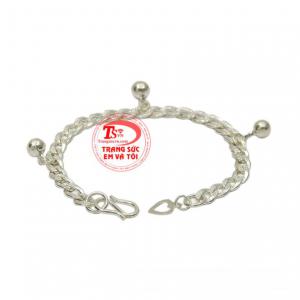 Sản phẩm không chỉ giúp tô điểm thêm đôi tay nhỏ nhắn của các bé