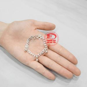Lắc bạc cho bé nhỏ xinh sự lựa chọn hoàn hảo dành cho bé yêu.