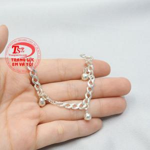 Trang sức Em và Tôi đa dạng kiểu dáng, kích thước giúp các cha mẹ dễ dàng lựa chọn sản phẩm phù hợp cho bé yêu của bạn.