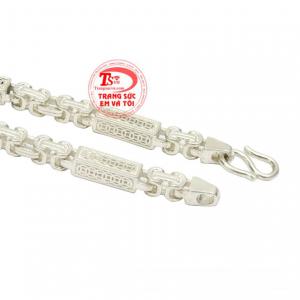 Nó là sự tượng trưng cho tài lộc, sung túc, tiền tài dồi dào mang đến sự phát đạt và thành công cho người đeo.