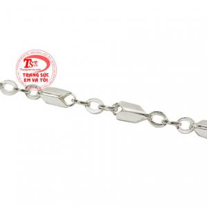 Lắc bạc nam phong độ dễ dàng kết hợp cùng nhiều kiểu trang phục. 