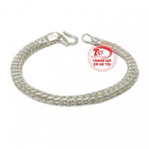 Lắc bạc trẻ em mạnh khỏe được chế tác tinh xảo từ bạc 92.5.