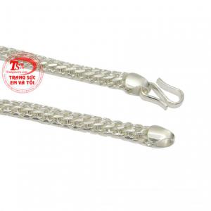 Chiếc lắc tay này phù hợp cho những bé trai từ 5 tuổi đổ lên, hợp thời trang