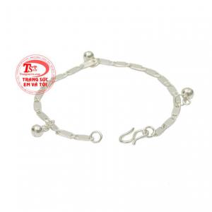  Từ rất lâu, bạc được sử dụng trong đời sống như một chất kháng khuẩn.