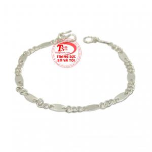 Lắc bạc trẻ em năng động mang đến vẻ năng động, tươi tắn cho các bé.