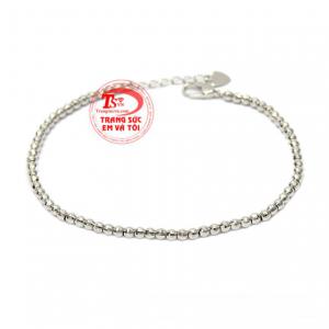 Lắc bi vàng trắng thời trang được thiết kế bắt mắt, sáng bóng.