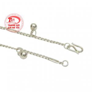 Sản phẩm chế tác từ bạc 92.5 giúp cản gió và kháng khuẩn tốt.