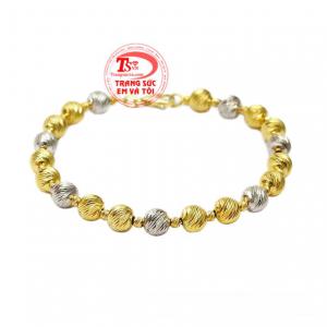 Lắc tay bi vàng phong cách là lựa chọn tuyệt vời cho các quý cô xinh đẹp.