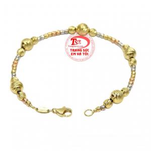 Nhờ vào công nghệ hiện đại và chế tác tinh tế từ đôi tay tài hoa của người thợ đã mang đến cho phái đẹp chiếc lắc tay hoàn mỹ.