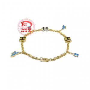 Sản phẩm sẽ giúp cô nàng cá tính thêm cuốn hút. 