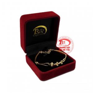 Lắc tay vàng thương hiệu Em Và Tôi, xu hướng trang sức cao cấp của phái đẹp hiện đại. Lắc tay hoa bốn cánh may mắn