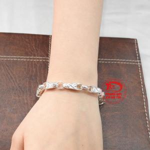 Lắc tay nam bạc độc đáo đảm bảo uy tín chất lượng