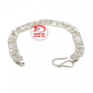 Lắc tay nam đeo không chỉ hợp thời trang mà còn đem lại nhiều lợi ích về sức khỏe cho nam giới.