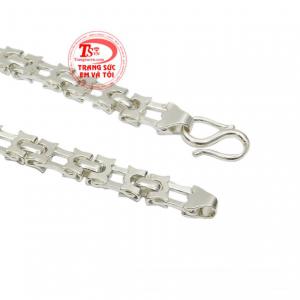 Chiếc lắc tay này sẽ giúp phái mạnh tăng thêm phần mạnh mẽ, cá tính cho mình
