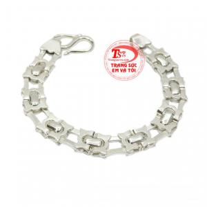 Đeo lắc tay nam vừa hợp thời trang vừa mang lại nhiều lợi ích về sức khỏe cho các cánh mày râu.