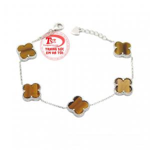 Lắc tay nữ đá mắt hổ được chế tác tinh tế từ đá mắt hổ và vàng trắng 10k chất lượng tôn lên sự nữ tính, dịu dàng cho người đeo. 