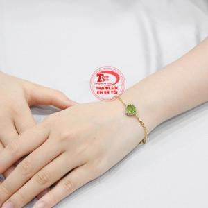 Chắc chắn người phụ nữ sở hữu chiếc vòng này sẽ vô cùng duyên dáng và xinh đẹp.