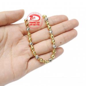 Với thiết kế mới lạ, tinh tế mang đến cho phái đẹp sự dịu dàng, duyên dáng tạo nên được dấu ấn riêng cho bản thân.