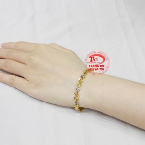 Là sản phẩm được phái đẹp đặc biệt ưa chuộng và là món quà tặng đặc biệt ý nghĩa cho người thân yêu.