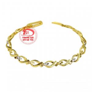 Lắc tay thời trang quý cô là một trong những món trang sức không thể thiếu với phái đẹp.