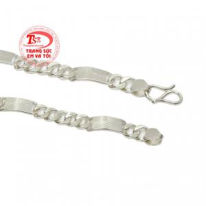 Cha mẹ luôn mong muốn những điều tốt đẹp nhất dành cho con của mình. 