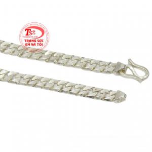 Đeo chiếc lắc tay này sẽ luôn nhắc nhở các bé luôn phấn đấu và học tập tốt hơn.