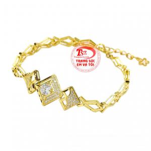 Chiếc lắc tay này sẽ mang đến vẻ sang trọng và thanh lịch cho phái đẹp.