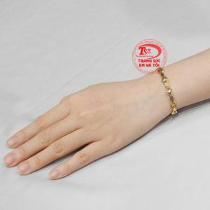 Lắc tay vàng tây nữ tính nhận đặt chế tác.