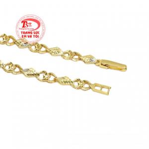 Lắc tay vàng tây thời thượng phù hợp với nhiều kiểu trang phục