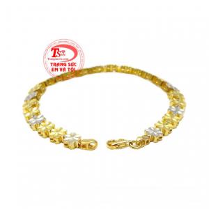 Với thiết kế độc đáo, mới lạ mang lại nét cuốn hút, thời trang, dễ dàng kết hợp với nhiều kiểu trang phục tạo nên phong cách riêng cho phái đẹp.