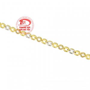 Lắc tay vàng thời trang phong cách mang lại nét cuốn hút, sang trọng, giúp phái đẹp luôn nổi bật và thu hút ánh nhìn.