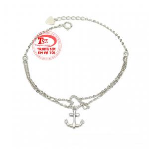 Lắc tay vàng trắng tình yêu được chế tác đầy độc đáo mang đến nét nữ tính và duyên dáng đến cho người đeo