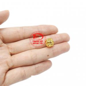 Sản phẩm có thể kết hợp với nhiều kiểu trang phục tạo nên phong cách thời trang riêng cho phái đẹp.