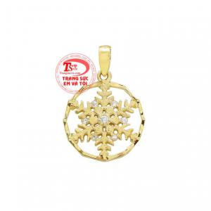 Mặt dây bông tuyết đẹp được chế tác từ vàng tây 10k bền đẹp và sáng bóng. 