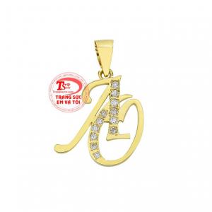 Mặt dây chữ AO gắn kim cương thiên nhiên mang tới cho khách hàng sản phẩm sang trọng và đẳng cấp.