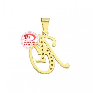 Mặt dây chữ không chỉ phù hợp cho những bạn cá tính mà còn phù hợp để làm vật kỉ niệm tình yêu đôi lứa.