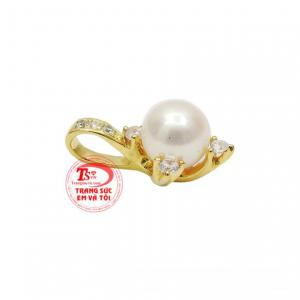 Ngọc trai là biểu tượng của tình yêu thiêng liêng, vượt qua mọi gian khó.