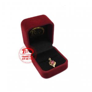 Đá ruby là loại đá hộ mệnh cho người sinh tháng 7 và rất phù hợp với người mệnh thổ và mệnh hỏa.