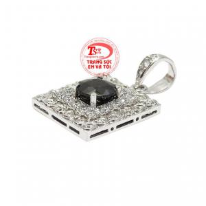 Nổi bật với các họa tiết được chế tác tinh tế mang tới nét đẹp sang trọng và quý phái.